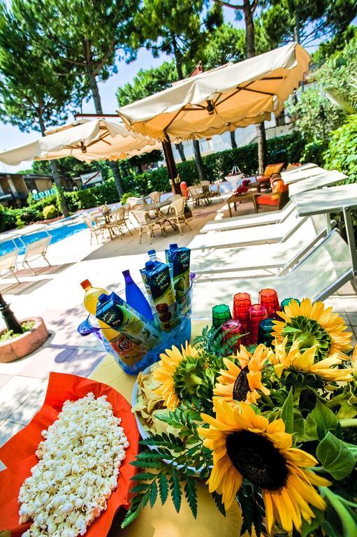 Park Hotel Zaira Cervia Exterior photo