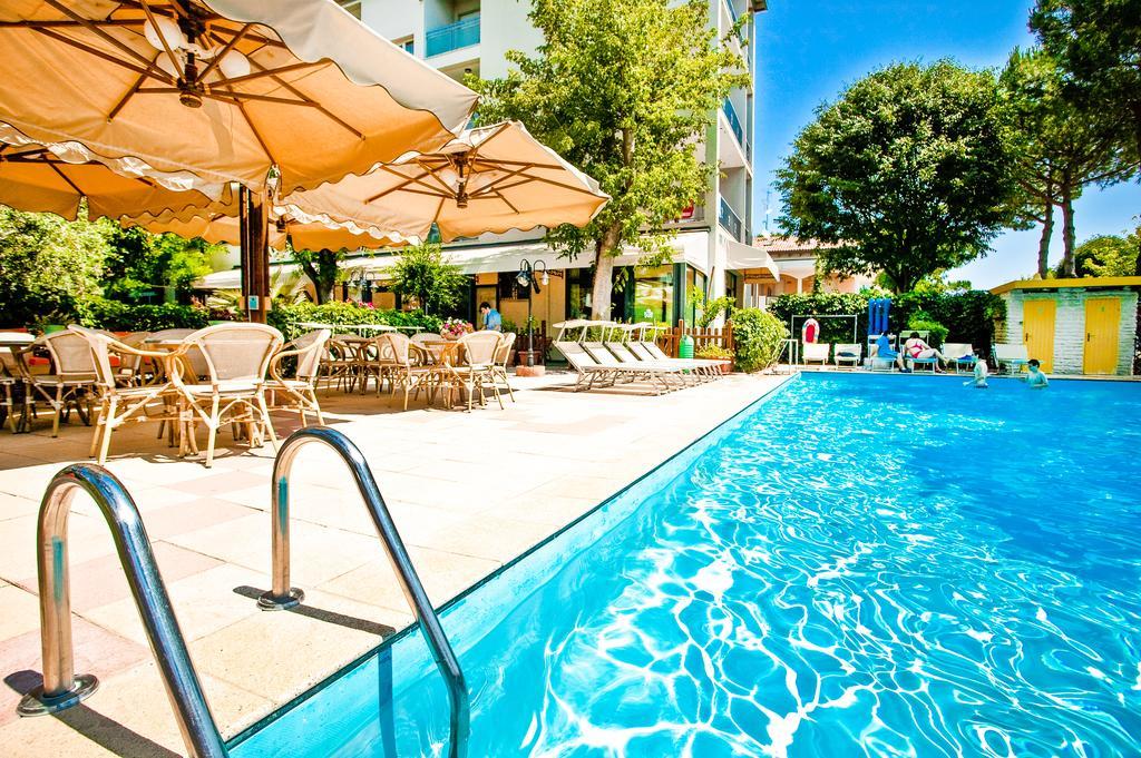 Park Hotel Zaira Cervia Exterior photo